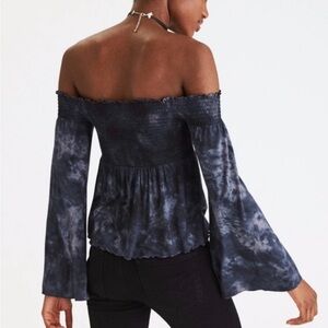 ✨American Eagle Outfitters Tie Dye Off-Shoulder Bell Sleeve Top Size M